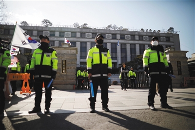 韩国，禁国防部职员和警察出入国会_精密解答落实