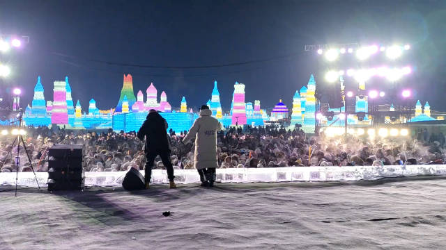 冰雪大世界蹦迪之旅，探秘夜晚的狂欢时刻