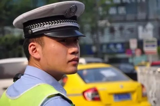 交警人还没到嘴先出警，警界之怪现状揭秘