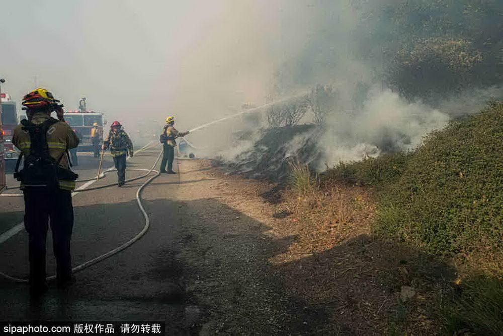 洛杉矶山火肆虐，疏散居民暂难返家——家园重建的挑战与希望