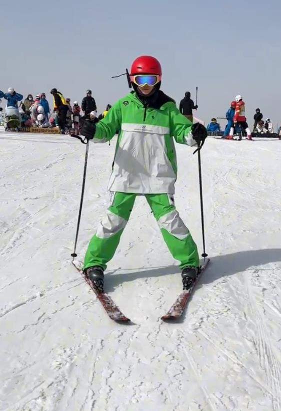 张馨予何捷东北滑雪，一次意外的冬日浪漫之旅