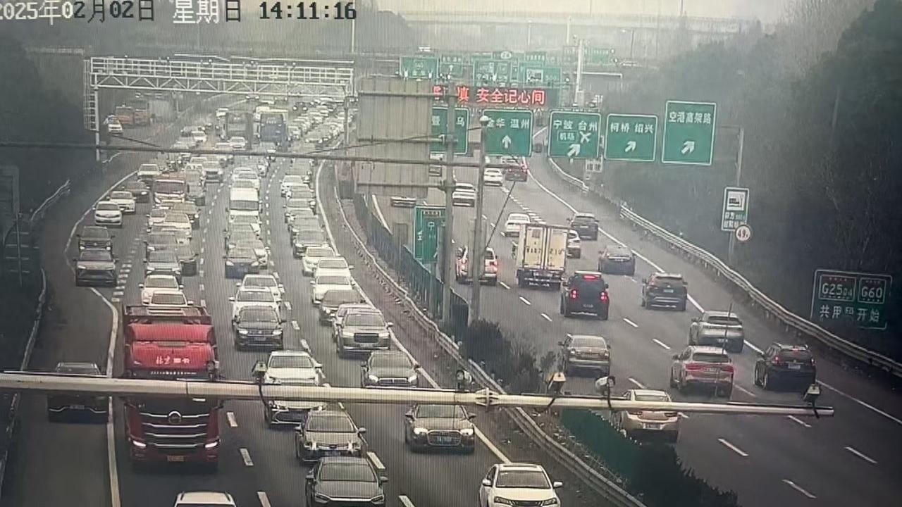 春运返程，初四出发的车主遭遇的慢时光之路