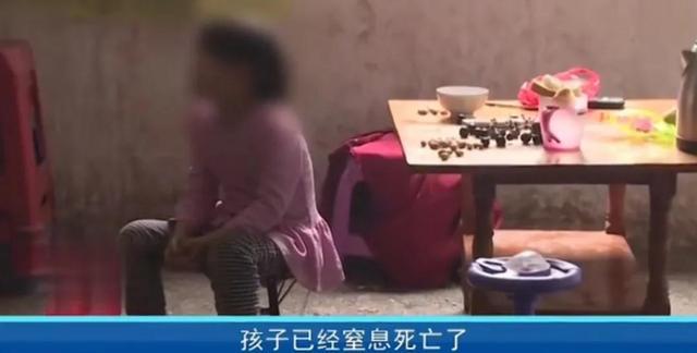 女子离家五年归，饺子一口触心扉——饺子背后的温情与牵挂